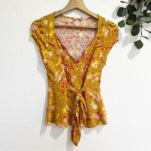 Anthropologie’s Moth- Yellow Floral Short Sleeve- M